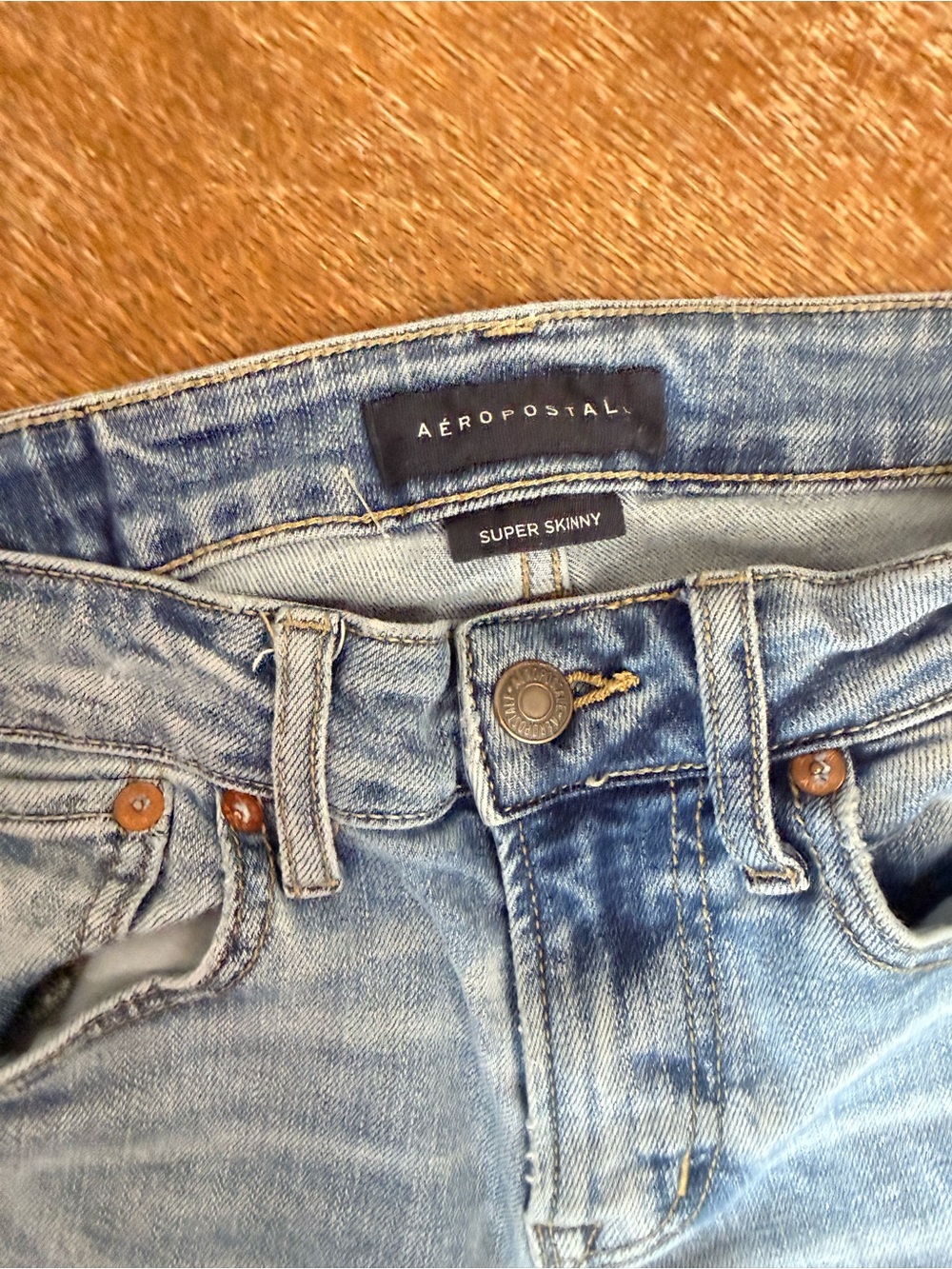 Aeropostale Women's Super Skinny Light Wash Blue Jeans
